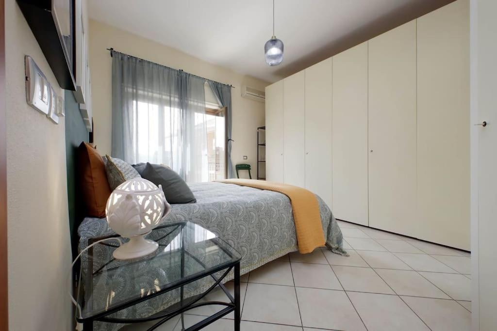 Relax Rome With 2 Balconies - 2 Bedroom Flat, 3Rd Floor With Lift, High Comfort, Quite, A Walk From Urban Train Station Gemelli And Metro A Stops Battistini & Cornelia Connecting To Center In 20 Minutes, 2 Steps From Bus Stop, Cycle Path, Groceries Buitenkant foto