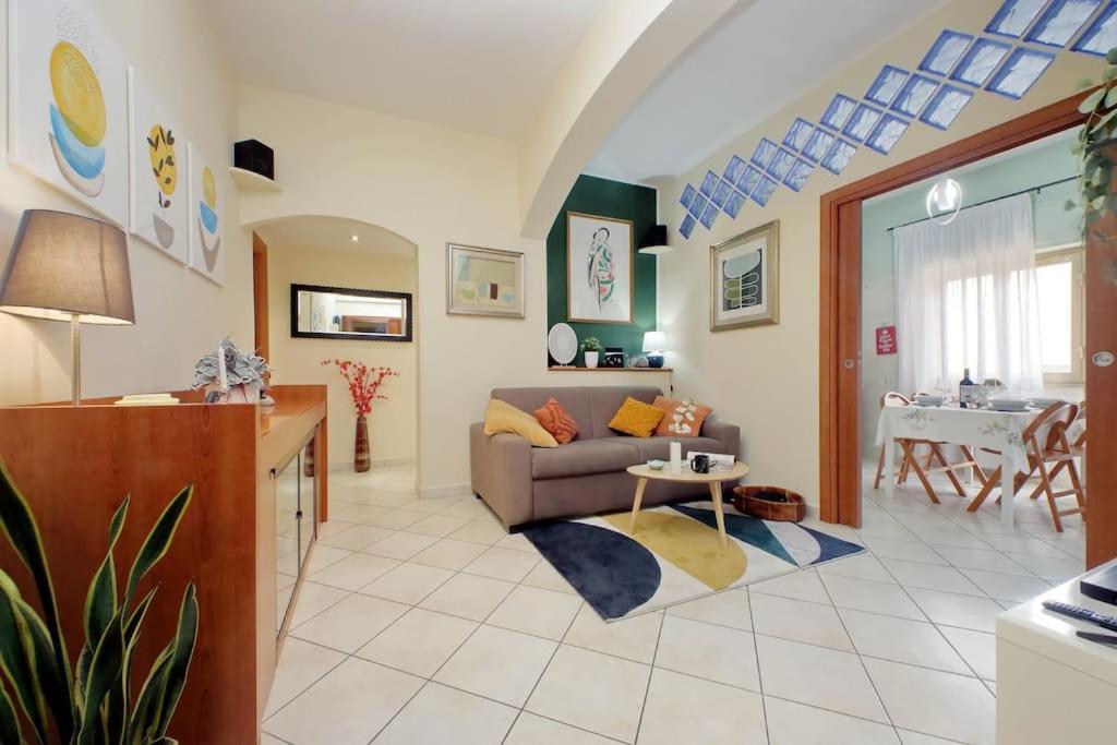 Relax Rome With 2 Balconies - 2 Bedroom Flat, 3Rd Floor With Lift, High Comfort, Quite, A Walk From Urban Train Station Gemelli And Metro A Stops Battistini & Cornelia Connecting To Center In 20 Minutes, 2 Steps From Bus Stop, Cycle Path, Groceries Buitenkant foto